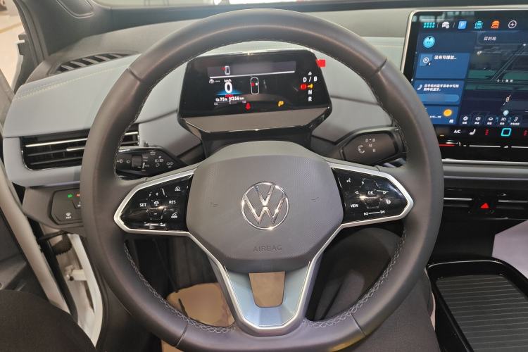 Used Volkswagen ID.4 X 2025 Smart Version Pure & Intelligent Enjoyment Edition
