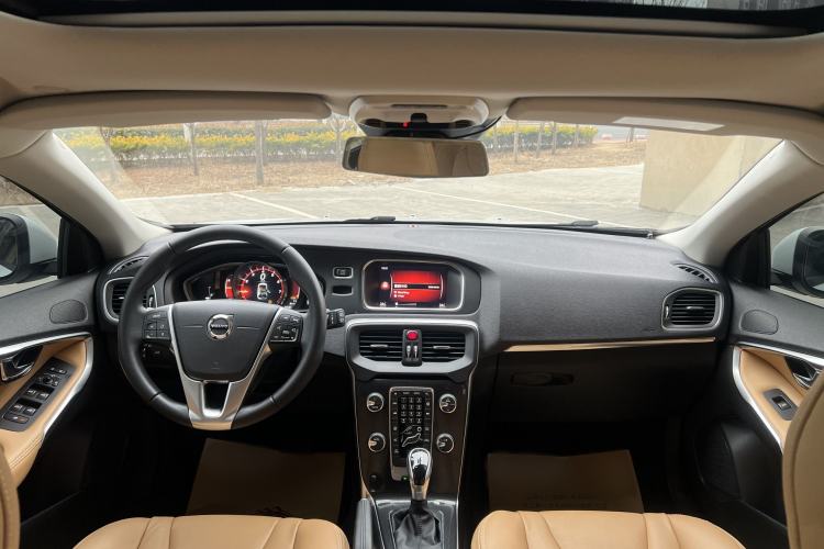 Used Volvo V40 2019 T3 Zhiyi Edition