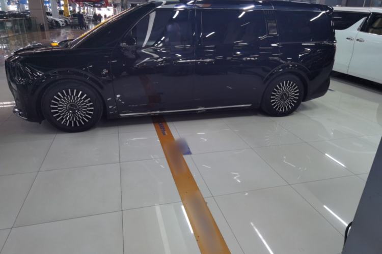 Used Zeekr 009 2024 Six-Seat Executive Version 4WD 108 kWh
