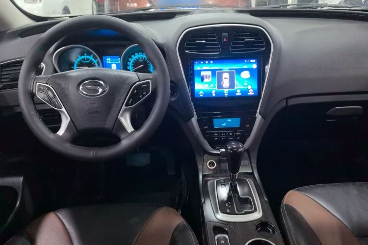 Used GAC Trumpchi GS5 Super 2015 2.0L Automatic Two-Wheel Drive Luxury Navigation Edition
