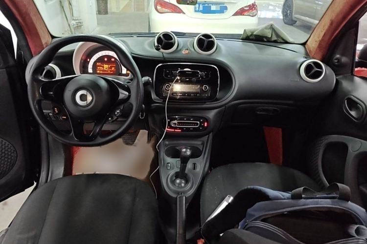 Used  fortwo 2015 1.0L 52 kW hardtop Dynamic version
