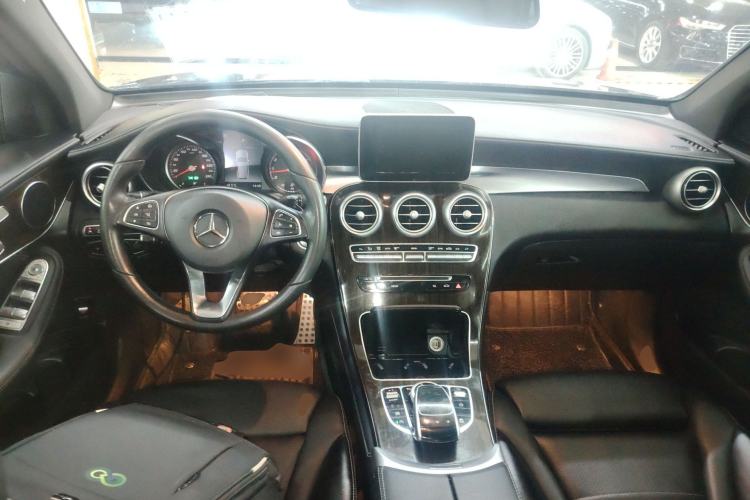 Used Mercedes-Benz GLC 2018 GLC 260 4MATIC Luxury Model