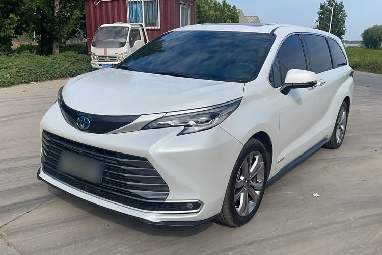 Used Toyota Sienna 2023 2.5L Hybrid Deluxe Edition
