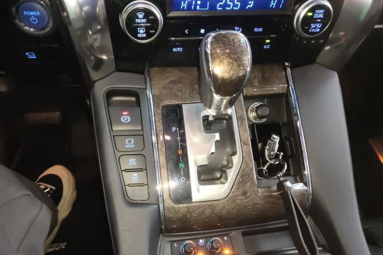 Used Toyota Vellfire 2021 Crown Dual-Engine 2.5L HV Prestige Edition
