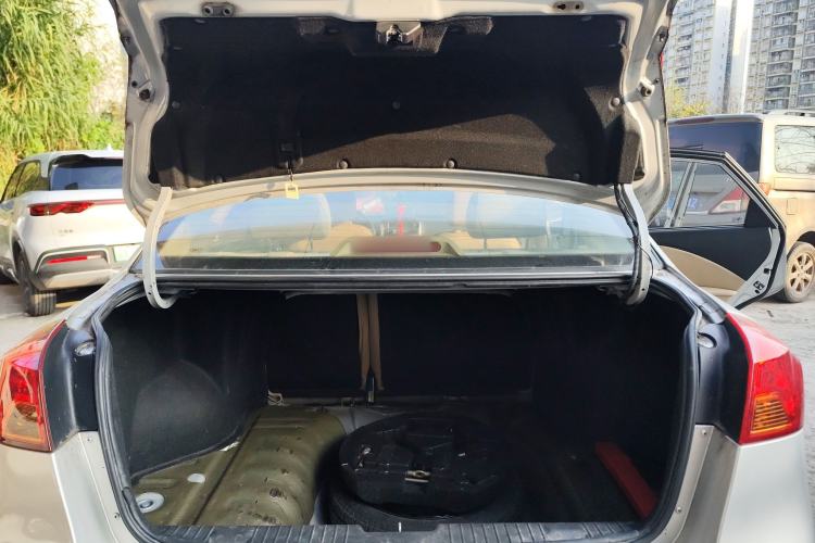 Used Buick Excelle 2013 1.5L Manual Classic Model
