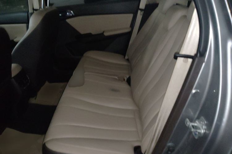 Used Baojun 310W 2017 1.5L Manual Fashion Model China V