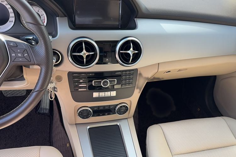 Used Mercedes-Benz GLK-Class 2014 GLK 260 4MATIC Dynamic Model
