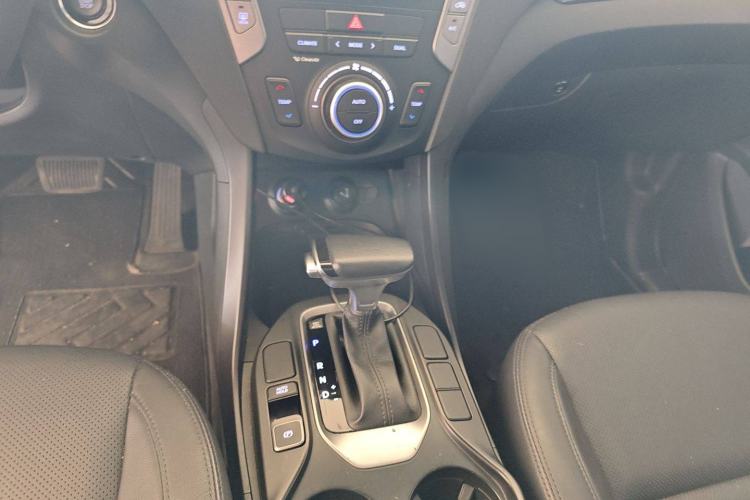 Used Hyundai Santa Fe 2015 2.0T Automatic All-Wheel Drive Smart Version 5 Seats