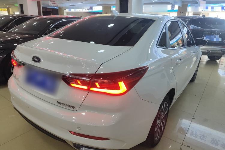 Used Ford Escort 2021 1.5L Automatic Diamond Edition
