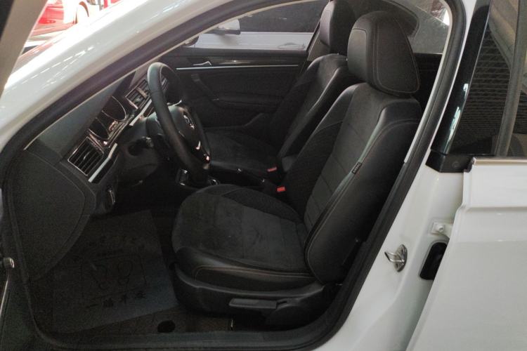 Used Volkswagen C-TREK 2018 230TSI DSG Luxury Model
