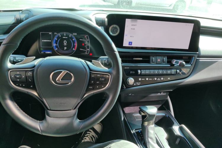 Used Lexus ES 2023 200 Excellence Edition