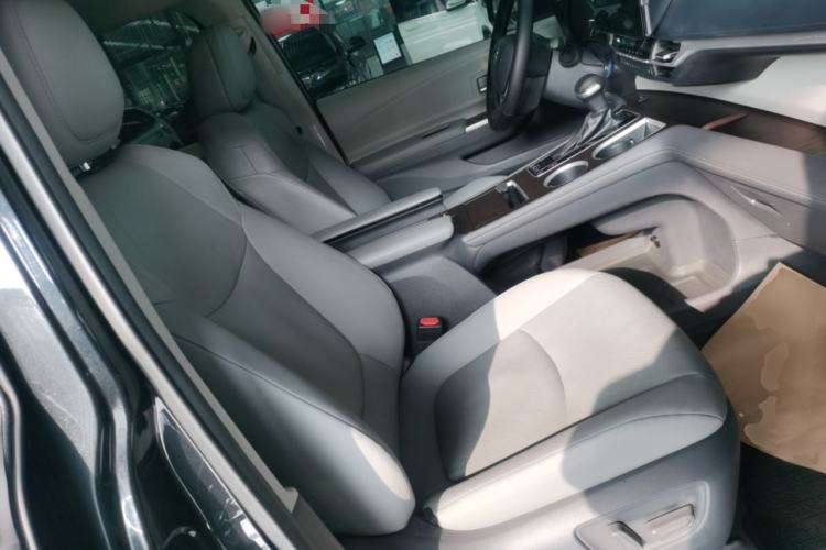 Used Toyota Granvia 2023 2.5L Hybrid Prestige PLUS Edition