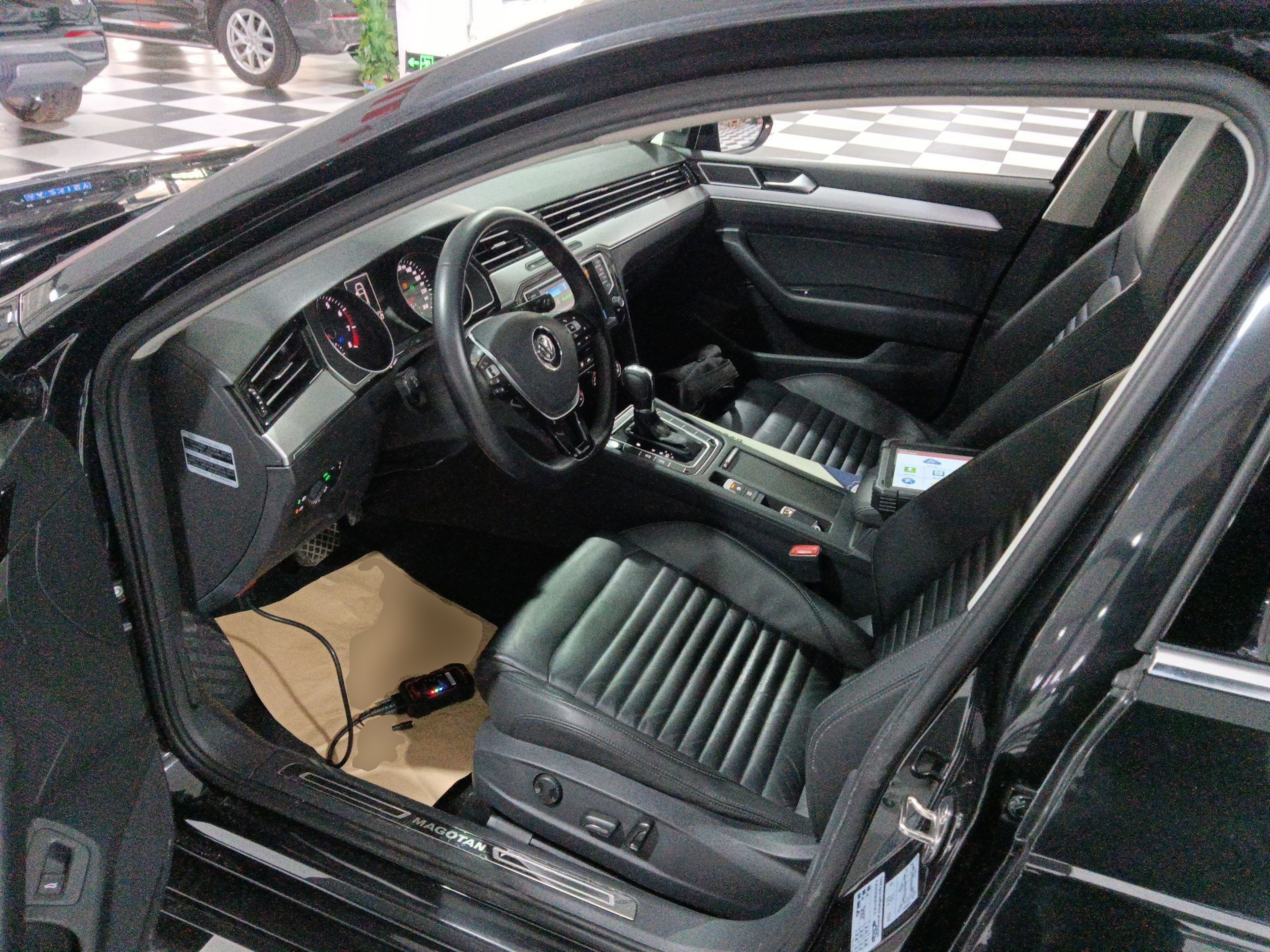 Переднее сиденье в автомобиле