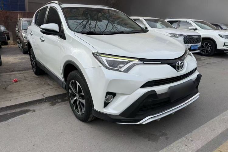 Used Toyota RAV4 2016 2.0L CVT 4x4 New Edition China V Standard