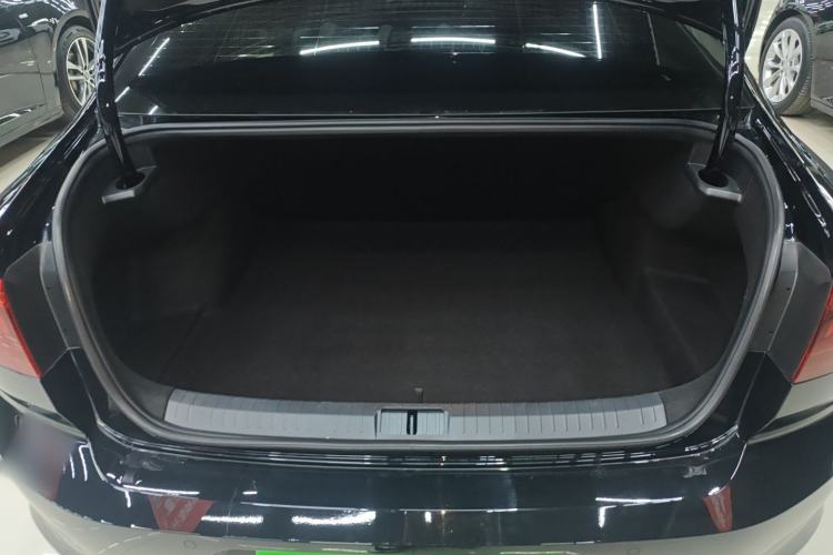 Used Volkswagen Magotan 2025 Revised Version 2 Zhongxiang Edition 330TSI DSG Luxury Trim
