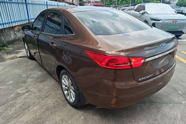 Used Ford Escort 2015 1.5L Manual Fashion Edition
