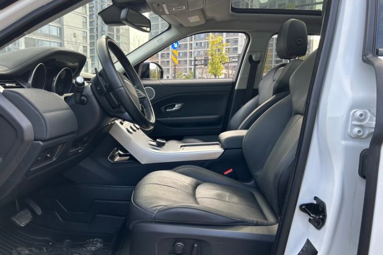 Used Land Rover Range Rover Evoque 2018 240 PS SE Smart Brilliance Edition
