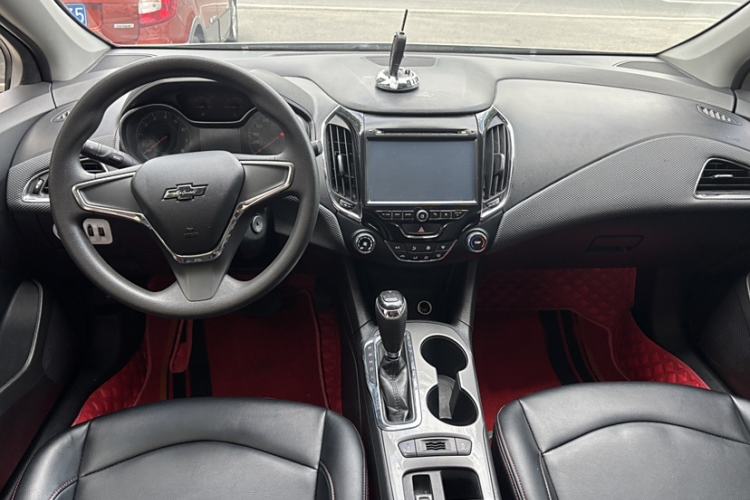 Used Chevrolet Cruze 2017 1.5L Automatic Pioneer Sunroof Edition
