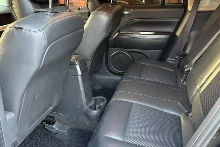 Used  Compass 2014 Revised Version 2.4L Four-Wheel Drive Comfort Edition
