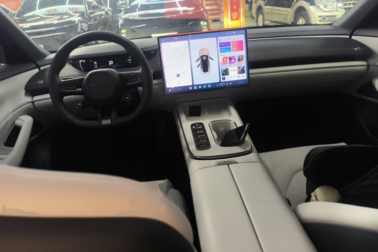 Used  SU7 2024 Rear-Drive Ultra-Long Range Advanced Pro-Level Intelligent Driving Version
