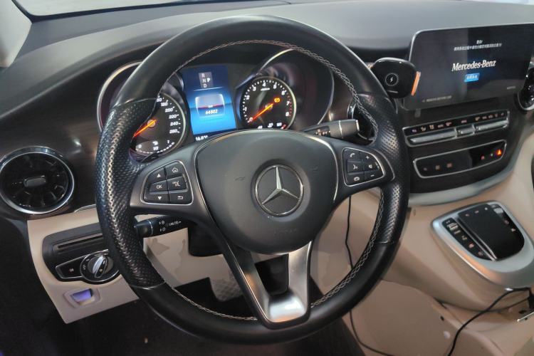 Used Mercedes-Benz V-Class 2022 V 260 Avantgarde Edition

