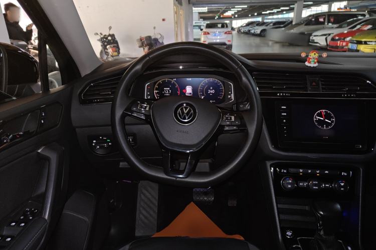 Used Volkswagen Tiguan L 2021 330TSI Automatic Two-Wheel Drive Smart Edition
