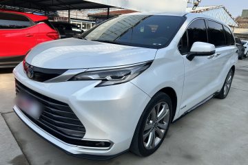 Used Toyota Sienna 2023 2.5L Hybrid Deluxe Edition