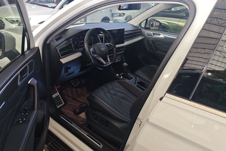 Used Volkswagen Tiguan L 2022 330TSI Automatic Two-Wheel Drive R-Line Enhanced Edition
