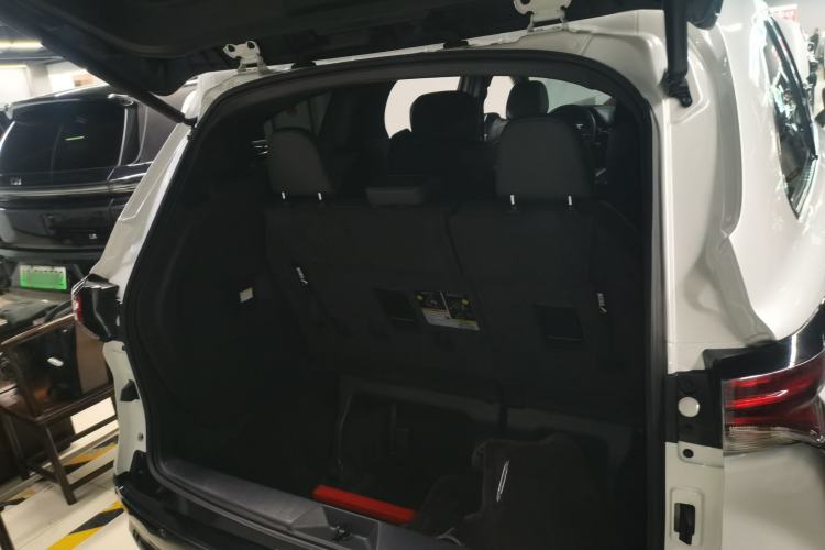 Used Toyota Sienna 2023 2.5L Hybrid Deluxe Edition
