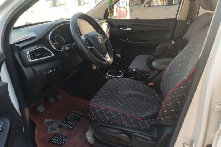 Used Baojun 730 2021 1.5L Manual Fashion Version 7 Seats
