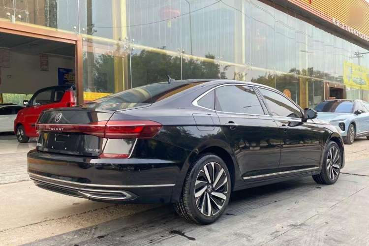 Used Volkswagen Passat 2022 330TSI Starry Luxury Edition – Exclusive Special Edition
