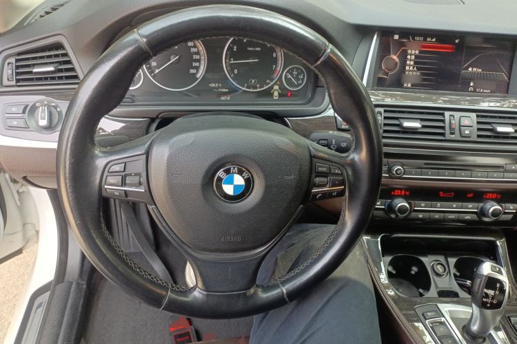 Used BMW 5 Series 2014 525Li Luxury Design Package
