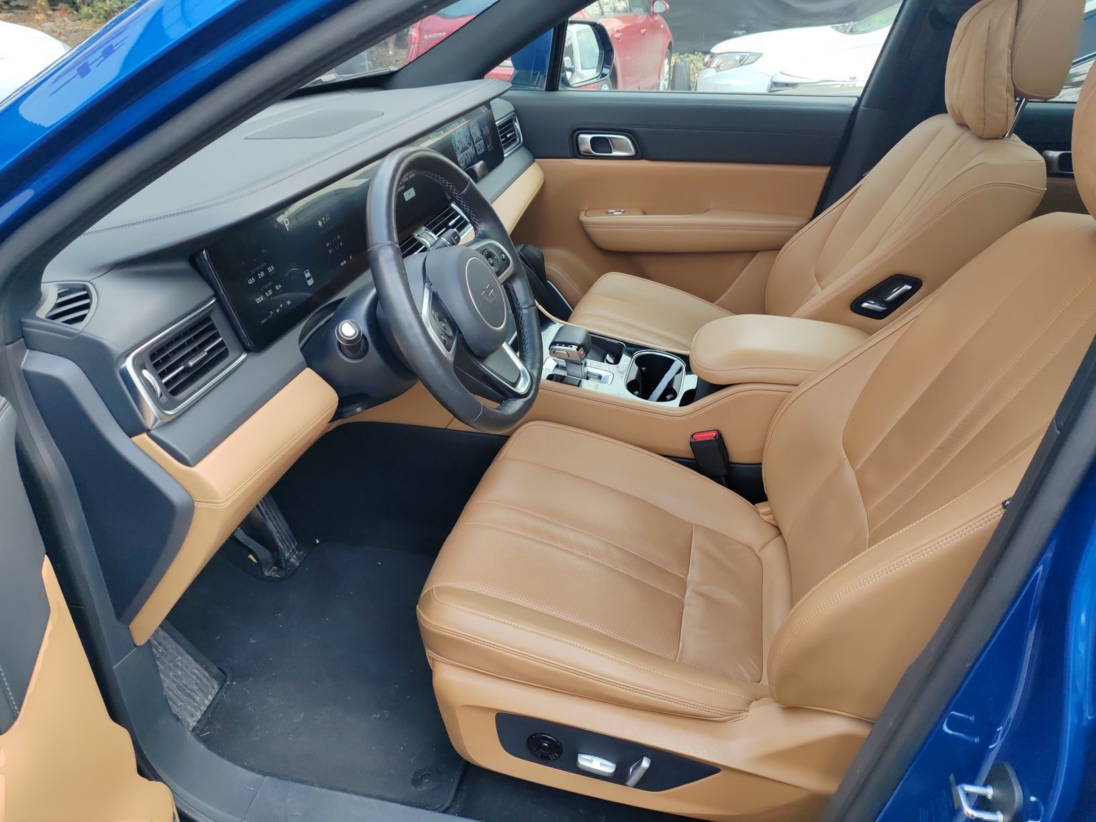 Переднее сиденье в автомобиле