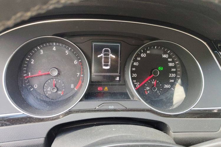 Used Volkswagen Magotan 2017 330TSI DSG Leading Model
