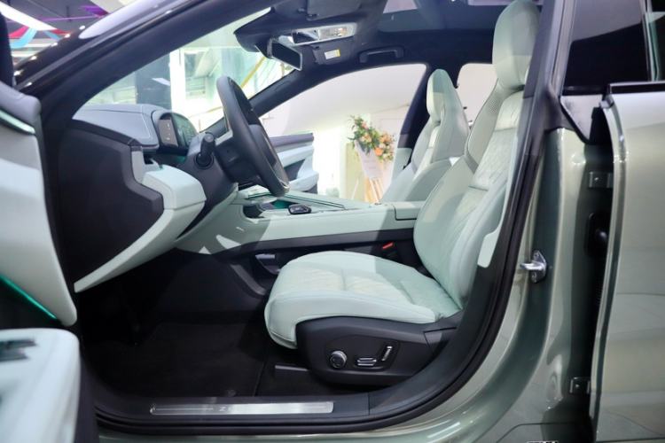 Used Zeekr 001 2024 WE Edition 100 kWh Rear-Drive
