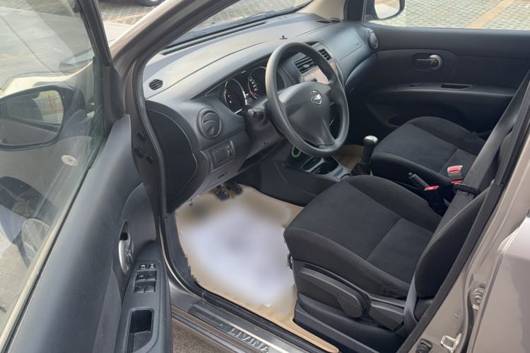 Used Nissan Livina 2013 1.6XE Manual Comfort Edition
