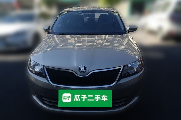 Used Skoda Rapid 2015 1.4L Manual Enjoyment Model
