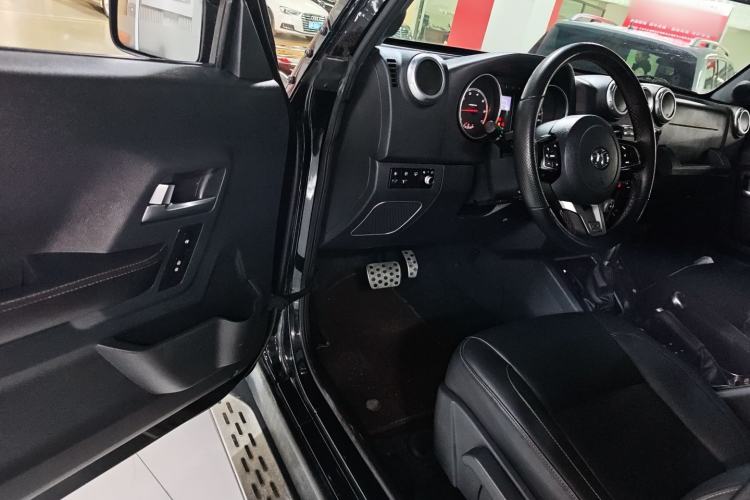 Used  BJ40 2016 40L 2.3T Automatic All-Wheel Drive Premium Edition
