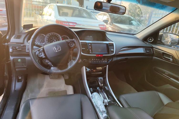 Used Honda Accord 2016 2.4L Luxury Edition
