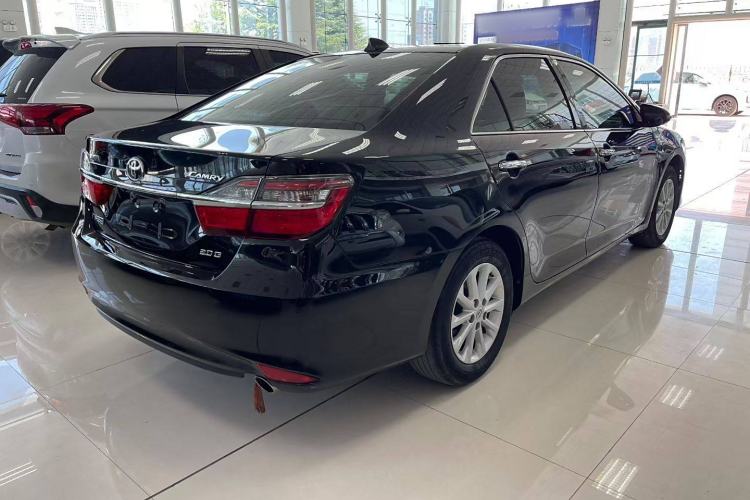 Used Toyota Camry 2016 2.0G 10th Anniversary Leading Edition
