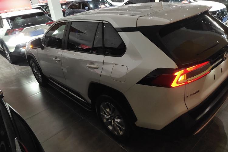 Used Toyota Wildlander 2020 2.0L CVT 4x4 Luxury Edition
