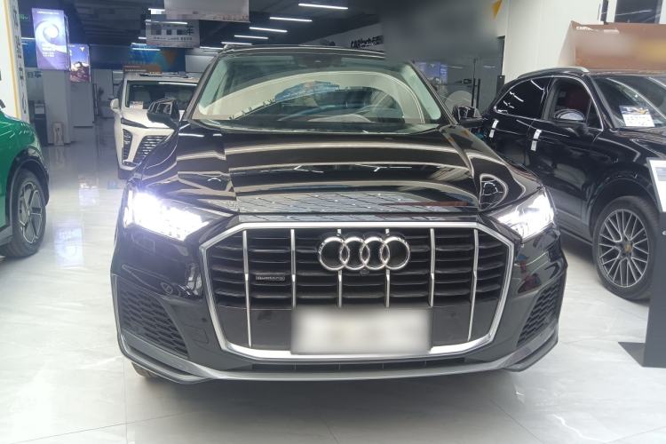 Used Audi Q7 2022 55 TFSI quattro S line Sport model
