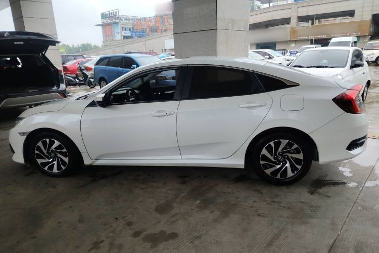 Used Honda Civic 2016 220TURBO CVT Luxury Edition
