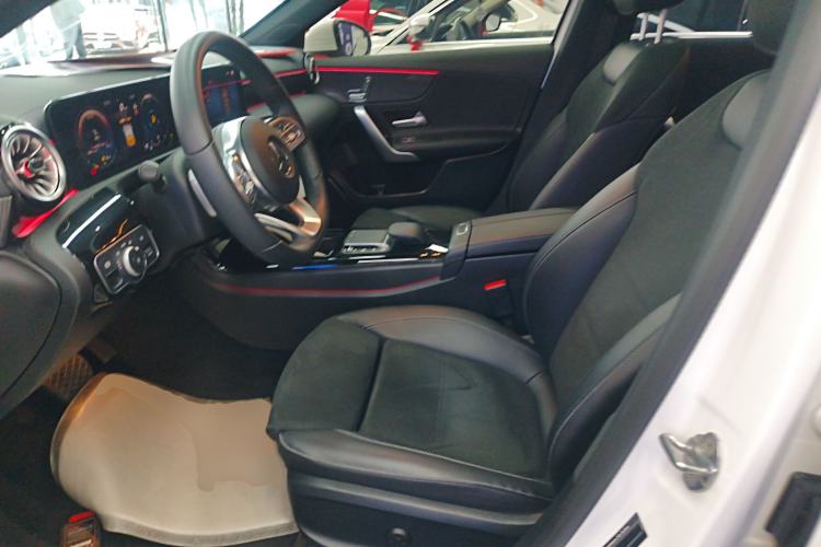 Used Mercedes-Benz A-Class 2022 Revised Version A 200 L Sport Sedan Fashionable Style