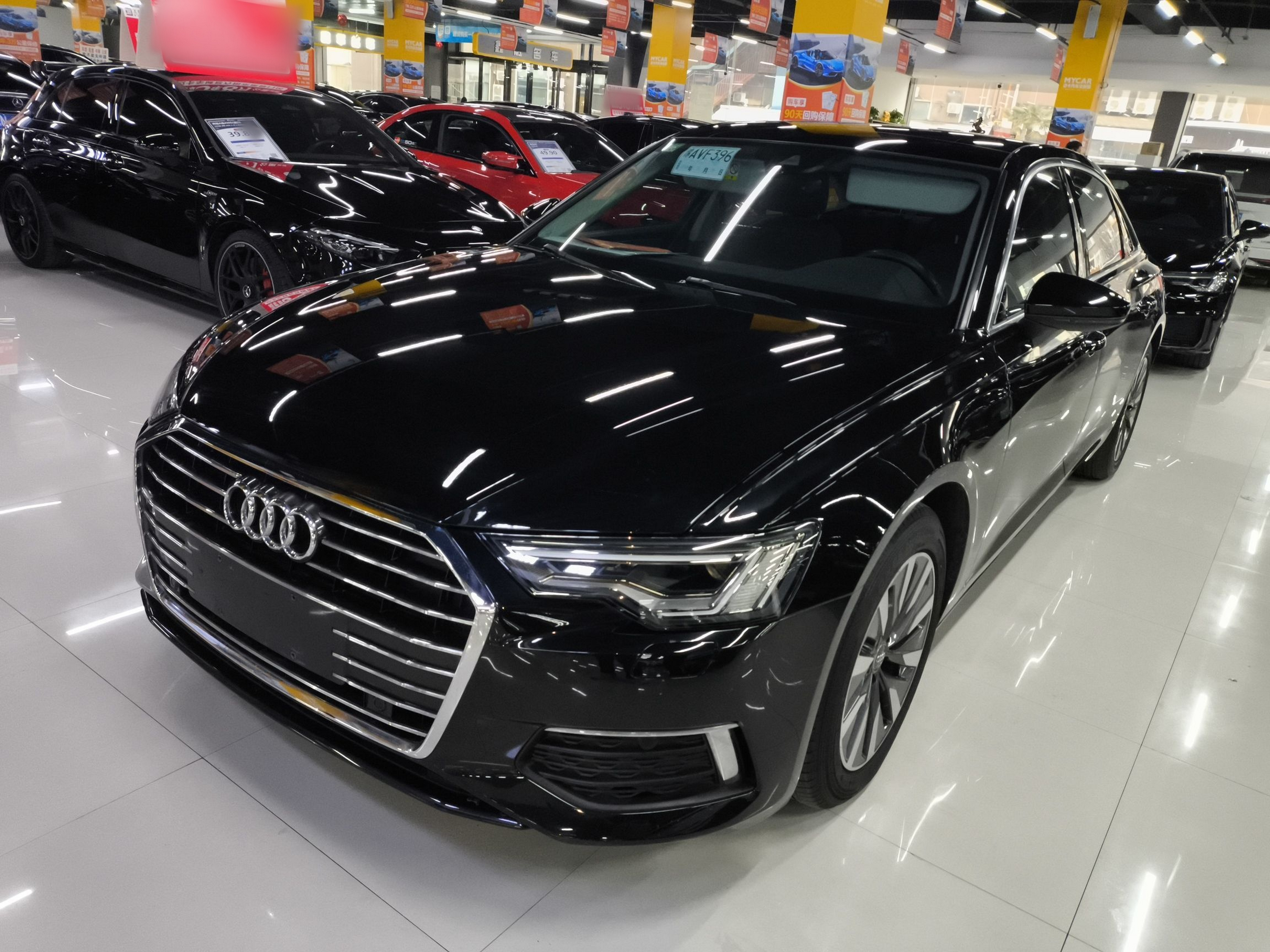 Под передней частью автомобиля