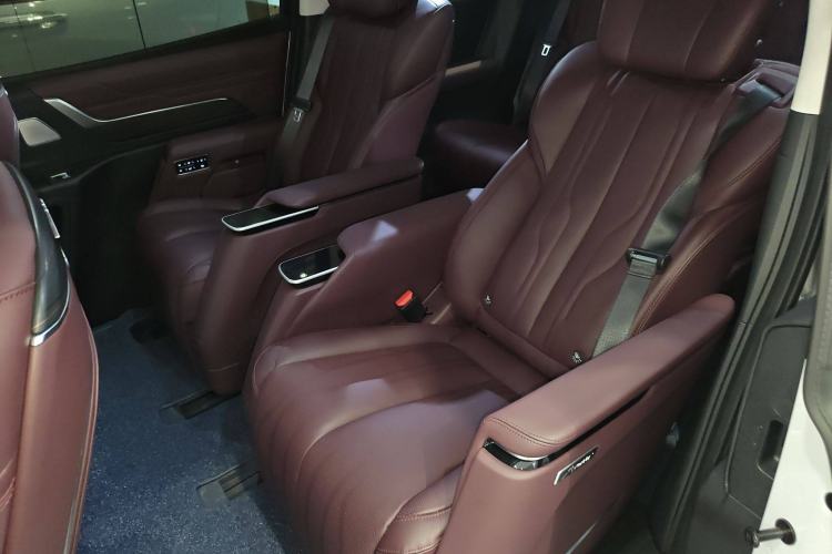 Used Buick Century 2023 2.0T Six-Seater Yinshi Edition
