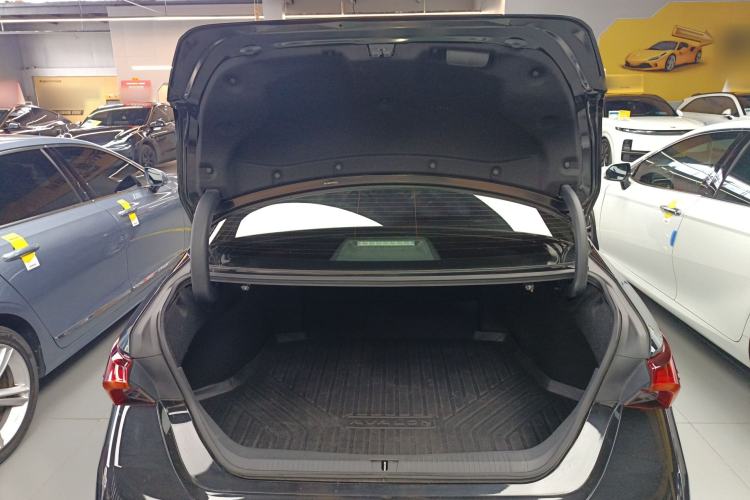 Used Toyota Avalon 2019 2.0L Luxury Edition China VI Standard
