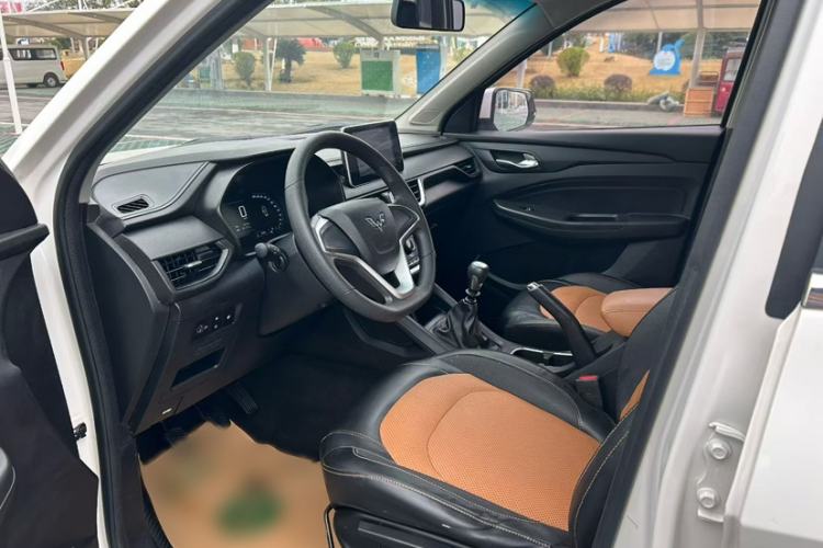 Used Wuling Hongguang S3 2018 1.5L Manual Comfort Model China V Standard
