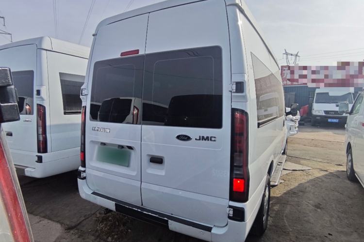 Used JMC Fushun 2023 2.0T Automatic Mid-Range High-Roof Commercial Multi-Purpose 7-Seater Passenger Vehicle
