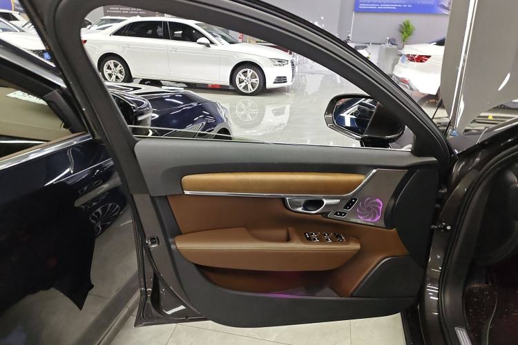 Used Volvo S90 2023 B5 Zhiyi Luxury Edition
